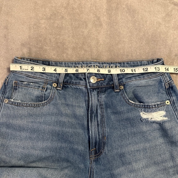 American Eagle Women’s Mom Jeans 6 Long Blue Distressed Straight - Picture 3 of 9